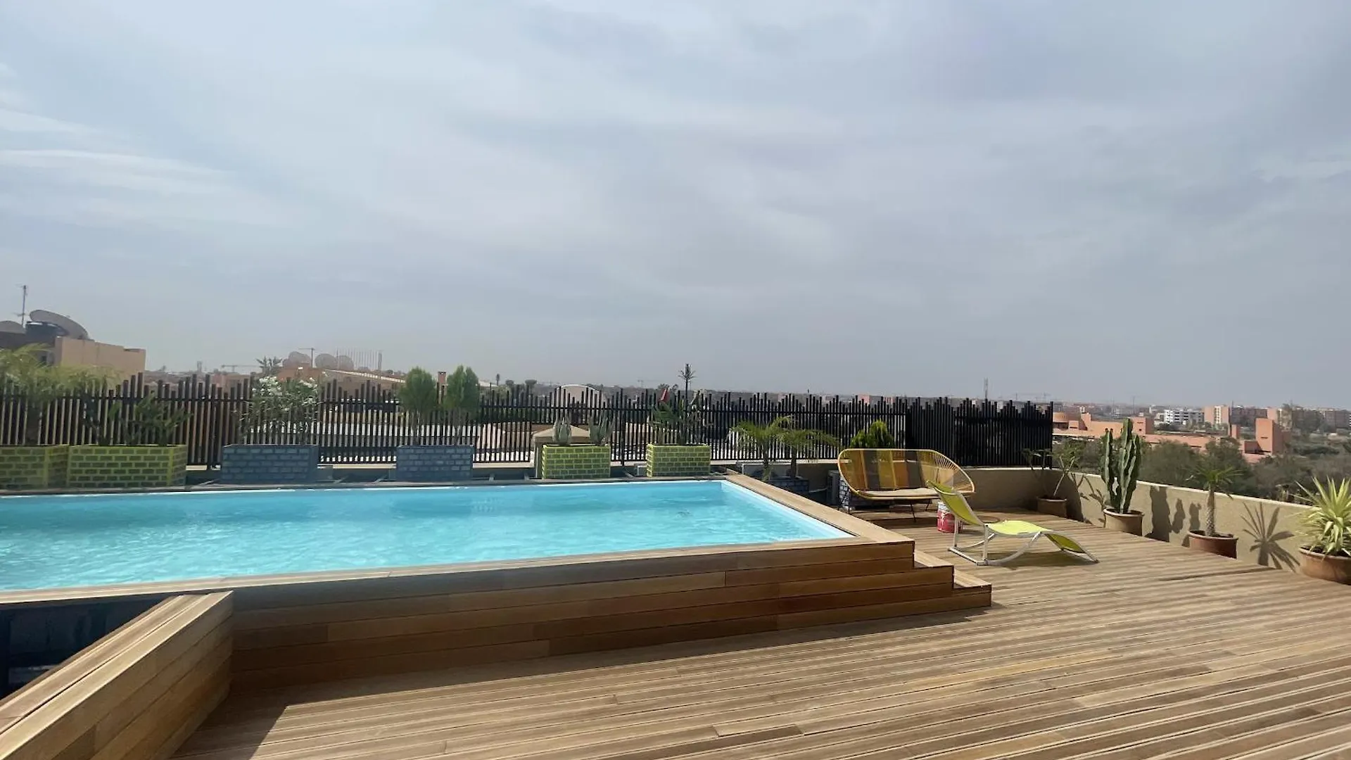 Apartment Luxueux 2 Pieces Residence Familiale Avec Piscine Centre Ville Marrakesh